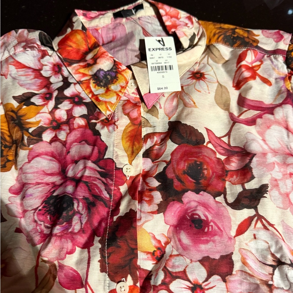 Brand new with tags Express Floral Portofino half Sleeve Shirt - Picture 3 of 5